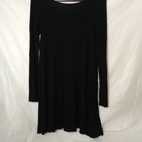 Garage Long Sleeve V Neck Dress - Picture 6 of 9